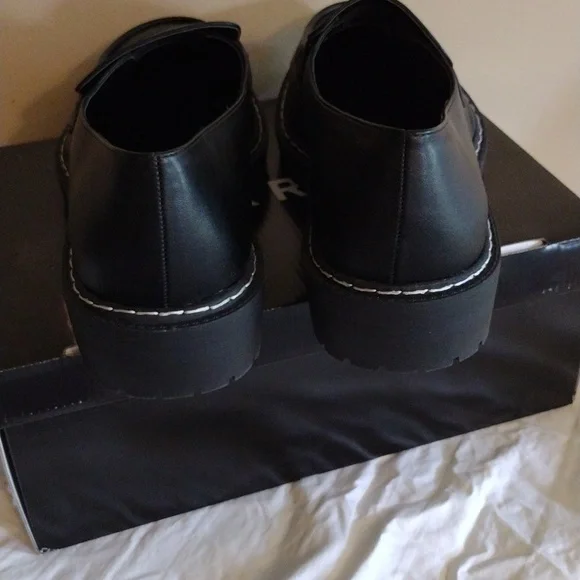 13 Torrid Classic Black Women's Slip-On Loafers - Picture 4 of 5